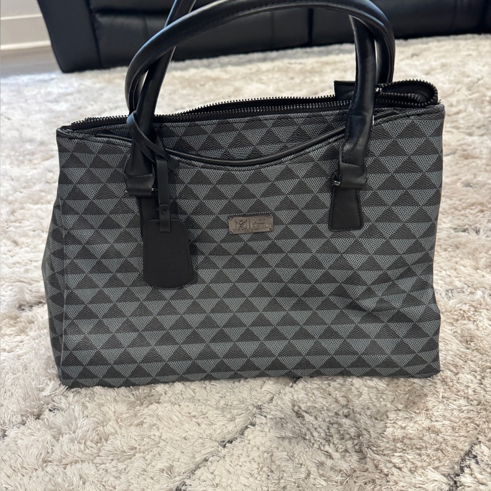 Black and Grey Triangle handbag. Bag Hawaiis Finest. In great condition!